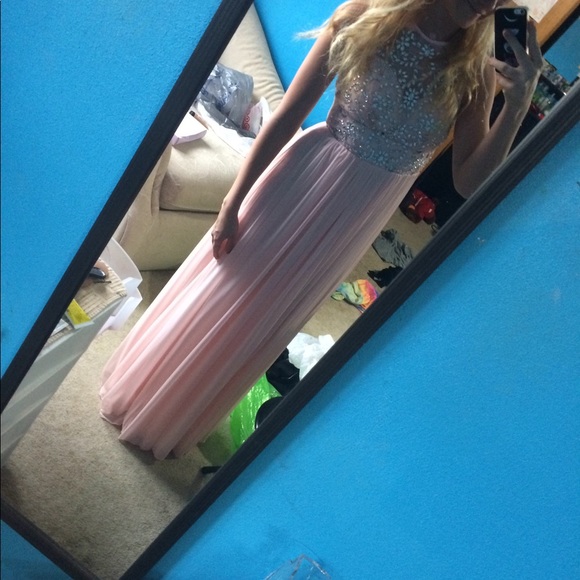 Prom/Formal Dress - Picture 2 of 3